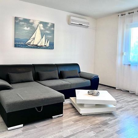 Luana Lux Apartment プーラ エクステリア 写真