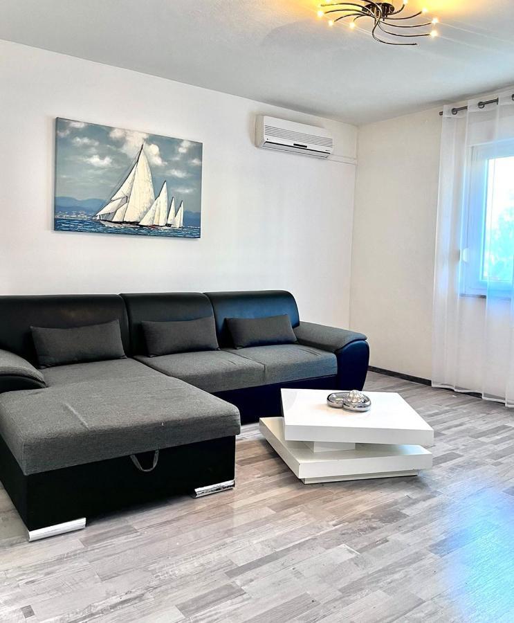 Luana Lux Apartment プーラ エクステリア 写真